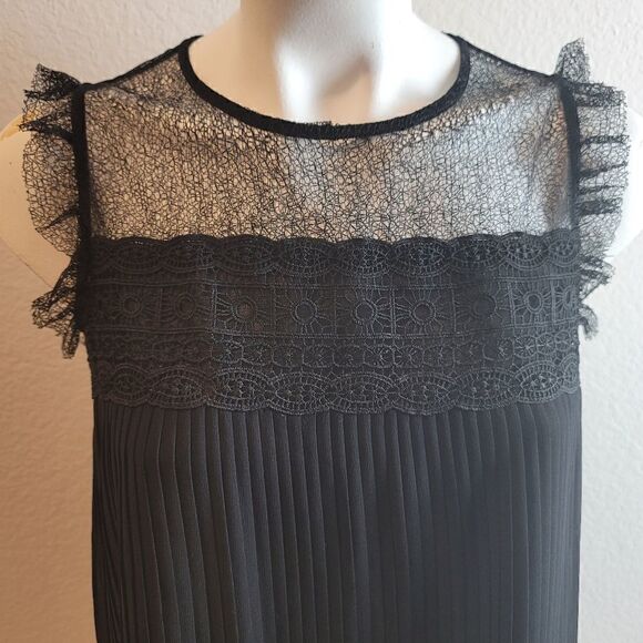 NANETTE LEPORE Pleated Blouse With Lace Detail - Picture 2 of 9